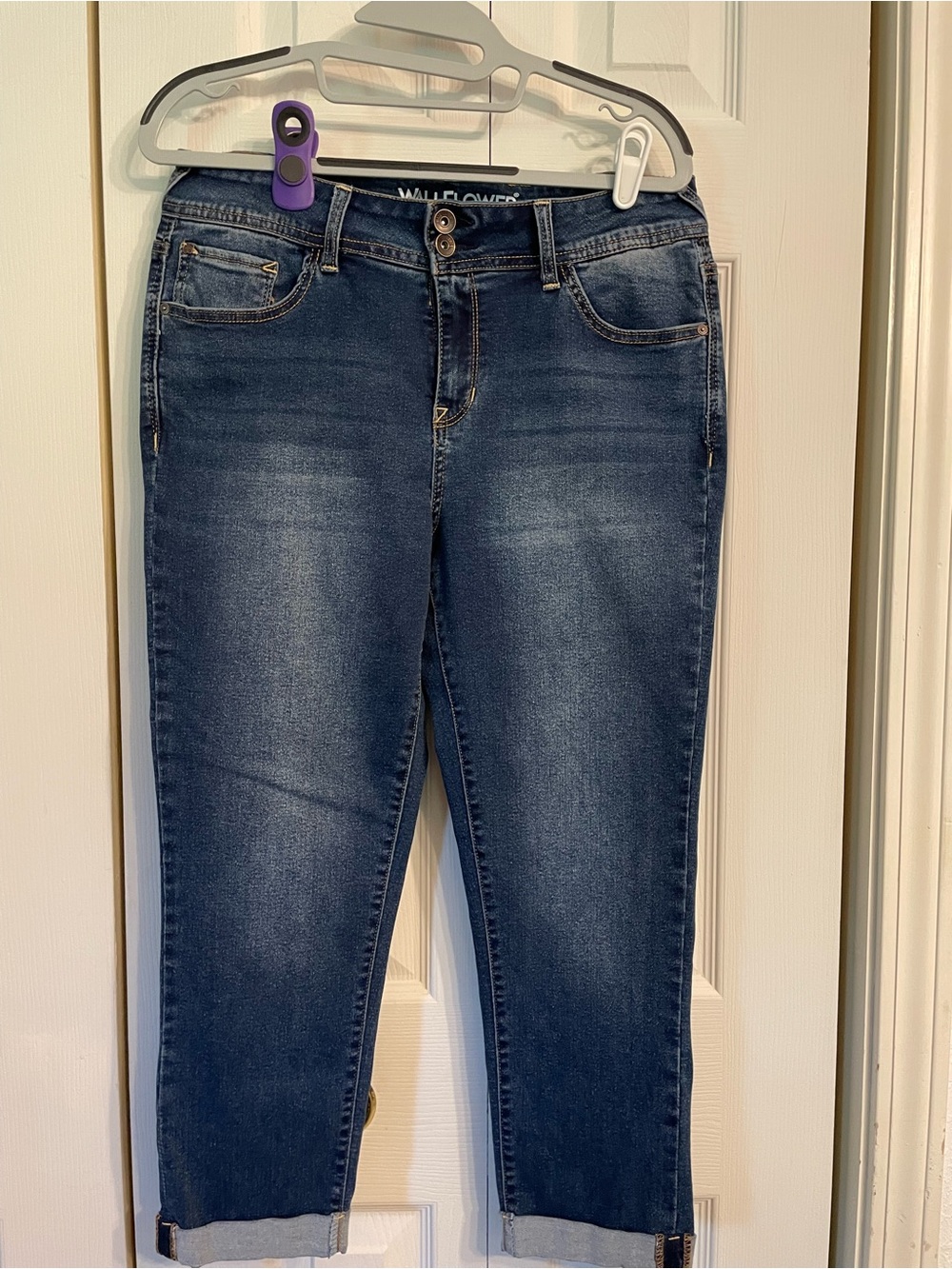 Wallflower Women's Dark Blue Cropped Skinny Jeans